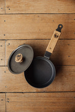 Load image into Gallery viewer, Shop at Settle | Netherton Foundry - wooden-handled cast iron glamping pot, with lid, in charcoal grey.
