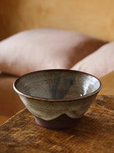 Load image into Gallery viewer, Red Clay Bowl in White &amp; Blue Brushwork