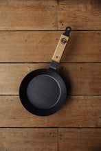Load image into Gallery viewer, Shop with Settle | Netherton Foundry - overview of a hand-spun cast iron glamping pan with wooden handle.